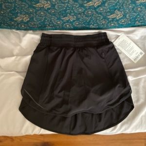 Lululemon shorty Hot HR skirt